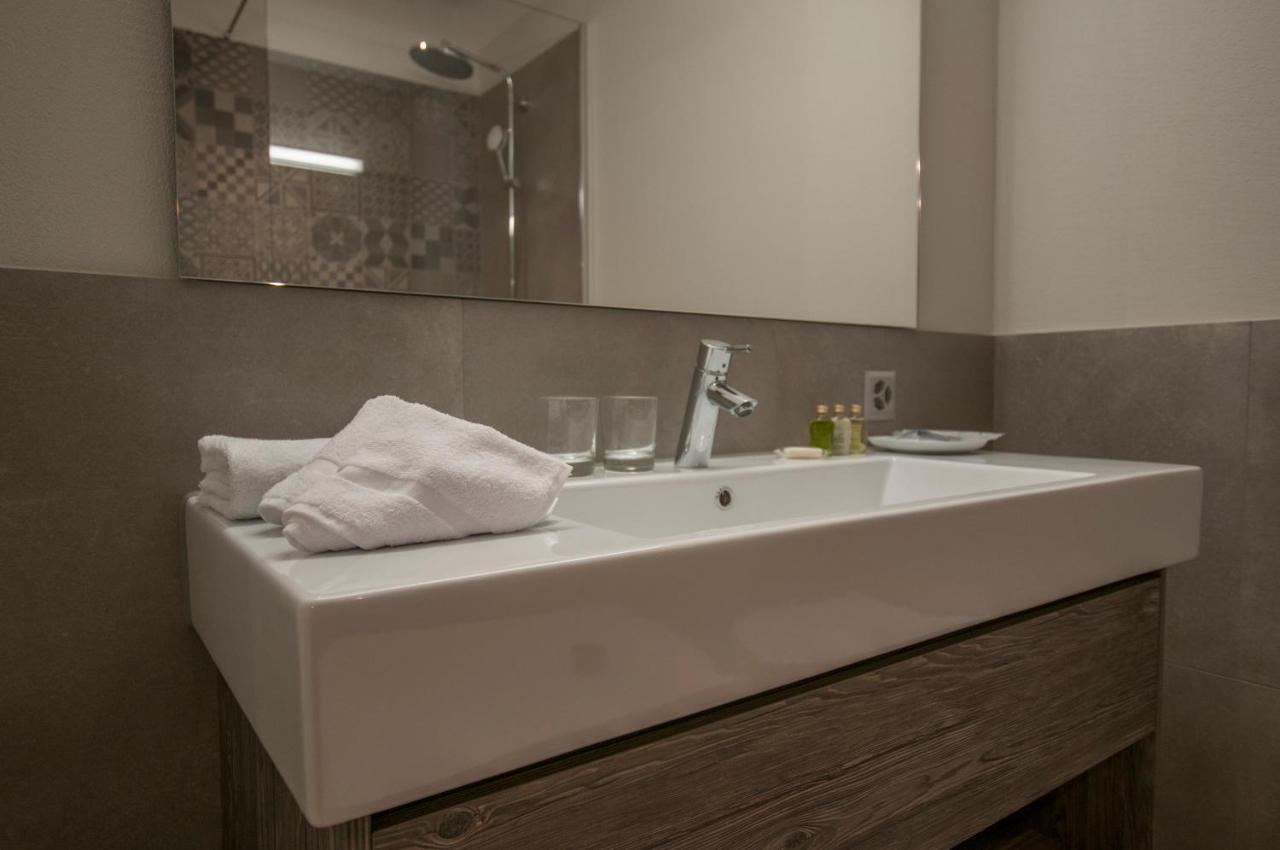 Focus Hotel Сурзее Екстериор снимка