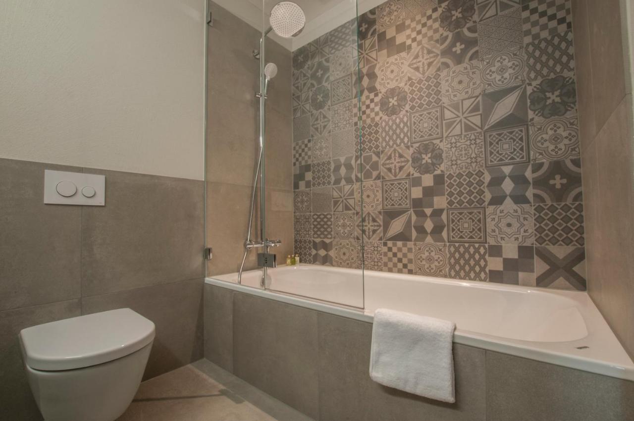 Focus Hotel Сурзее Екстериор снимка