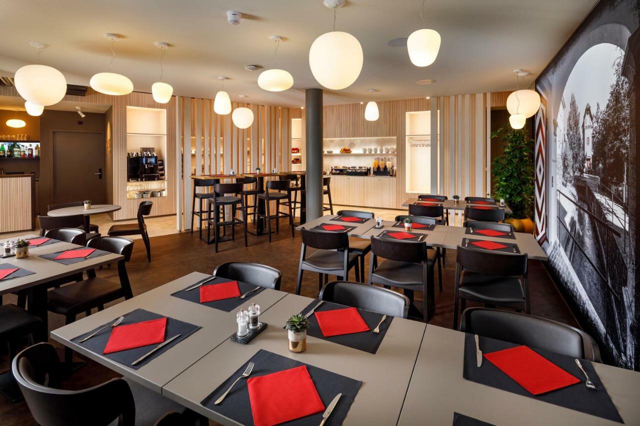 Focus Hotel Сурзее Екстериор снимка