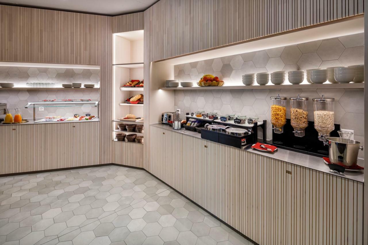 Focus Hotel Сурзее Екстериор снимка