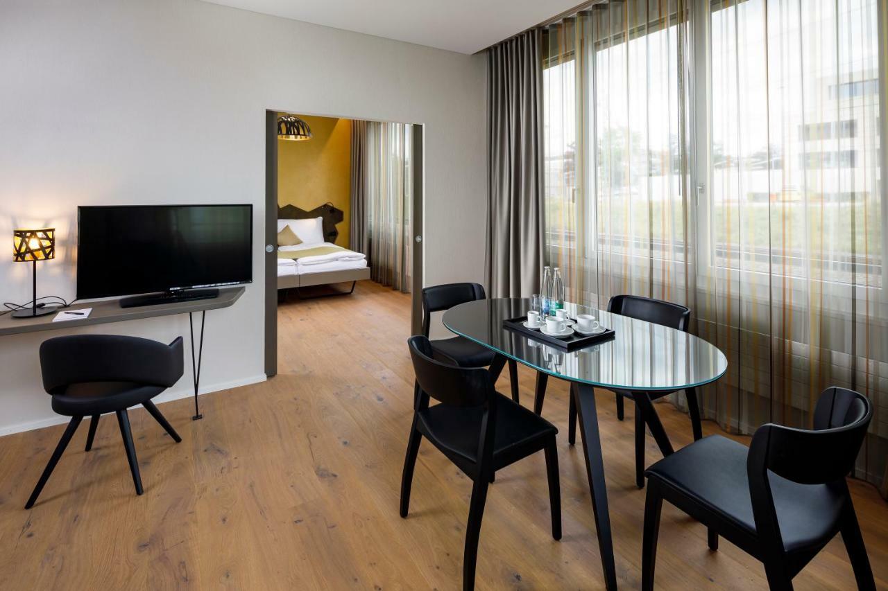 Focus Hotel Сурзее Екстериор снимка