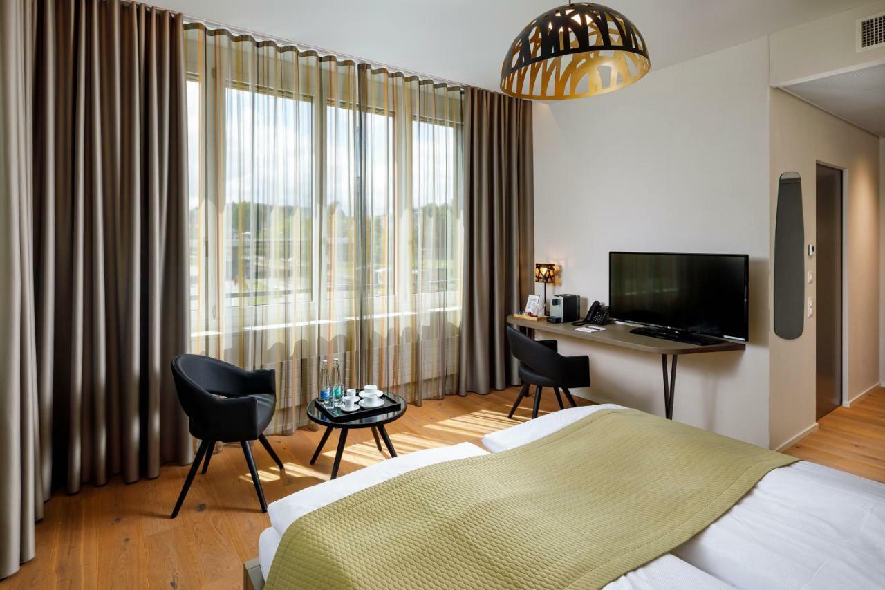 Focus Hotel Сурзее Екстериор снимка