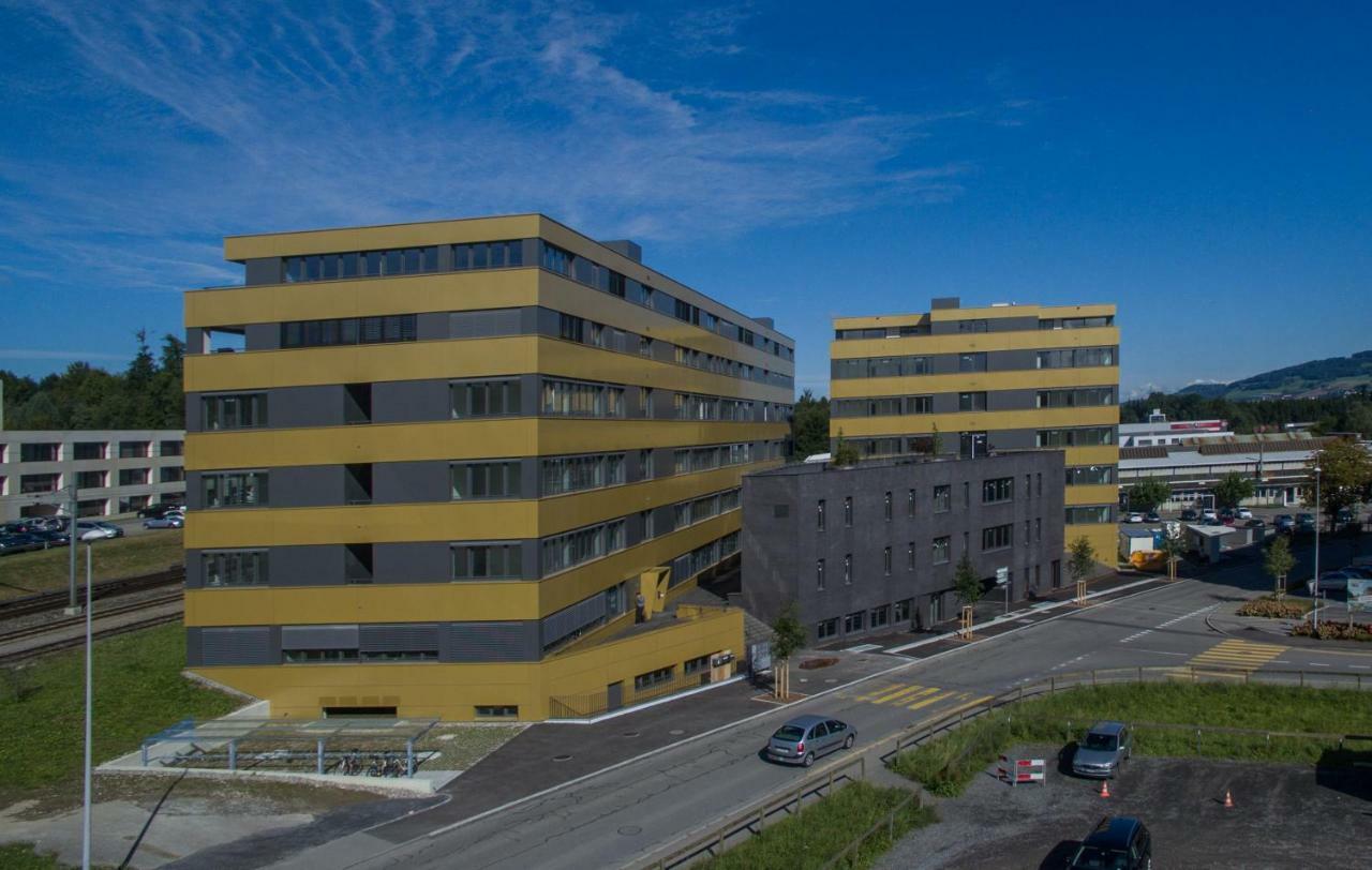 Focus Hotel Сурзее Екстериор снимка